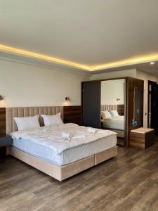 Parkside & Seaview Apartment