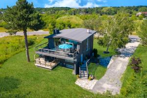 Rustic Blue Mountain Chalet Near Golf Trails and Village Sleeps 10