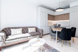 City Lights, Rubik Nights