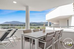 VIVI Homes - Buena Vida Family apartment with views, Pool & Gym