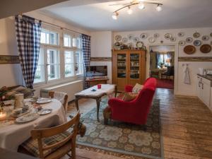 Apartment in a wooded area on Lake Faak