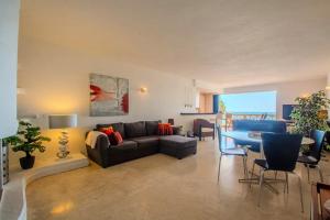 Ocean Bliss - Panoramic Sea View - 20m to Beach - 2 Swimming Pools - Private Parking