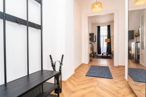 Ghetto Wall - Gozsdu Court La Fontaine