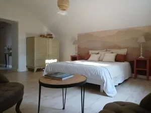 L' Arbre à noisettes - La Croix-Helléan