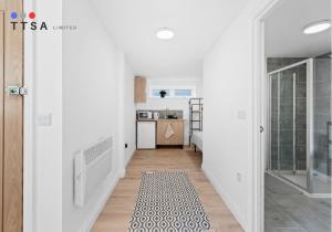 TTSA - Studio - Sleeps 4 - Norwood Junction - A1
