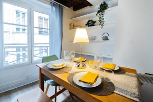 Appartement Typique au Coeur du Marais