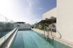 Stunning Penthouse - Private Pool - Giv‘atayim
