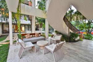 Loch Tulum by The Spot Rentals