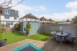 Melrose- Beautiful 4 Bedroom Home With Parking