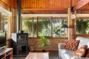 Hazel beach house - 4mins to beach 20min to Broulee