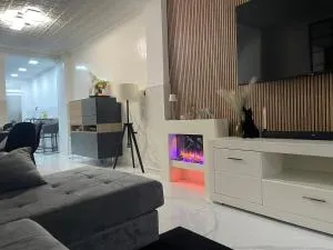 Stylish and renovated house - Llano de Gorra