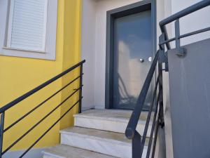 Pearl Villa and Apartment near Beach and Athens Airport