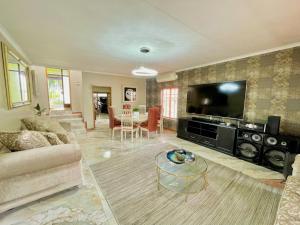 Avenue luxury home