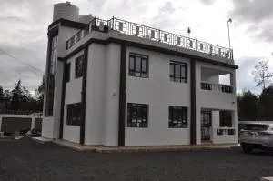 MG's Mountain Five Bedroom, all-ensuite Nest - Maua