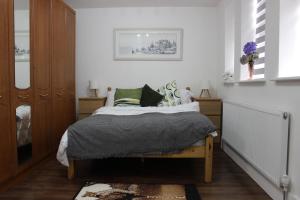 Contemporary 2 bed house with Parking