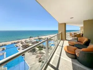 Tranquil Tides Oceanfront Family Oasis #703 - Playa Encanto
