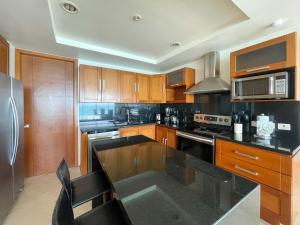 Oceanfront Condo with Astonishing View #1103