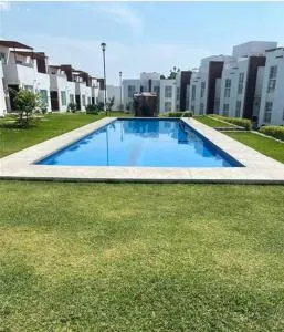 A house to rest with a pool - 休特佩克