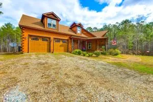 Deck, Smoker and Yard Peaceful Gem in Pine Mountain - Warm Springs