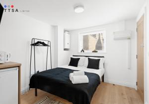 Bright Studio with En-suite & Kitchenette B1 - Norwood Junction