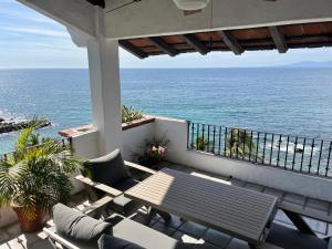 Sierra Del Mar -Beachfront Penthouse-