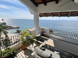 Sierra Del Mar -Beachfront Penthouse-