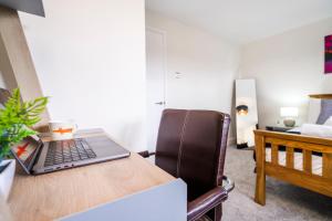 2 Bed Elegant home with Parking in Harlow