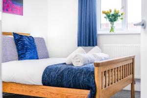 2 Bed Elegant home with Parking in Harlow