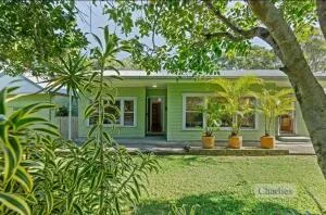 Charlie's Beach House - Byron Bay