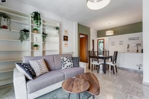 Near Metro A - Modern Boho Style Apartment