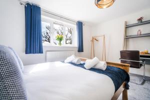 2 Bed Elegant home with Parking in Harlow