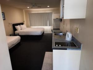 Albany Executive Motor Inn Limited