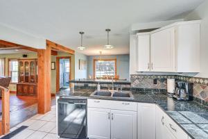 6-Acre Family-Friendly Getaway in Niles!