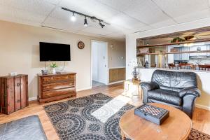 Walkable Beulah Apt Near Skiing and Ice Fishing!