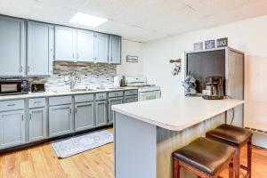 Pet Friendly Walkable Beulah Apt Near Lake!
