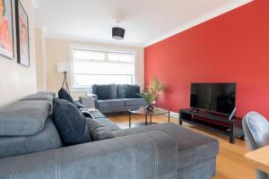 3 BDR House By Caledonia Luxe Stays Short Lets & Serviced Accommodation Grangemouth