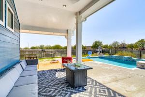 Private Pool and Hot Tub Wild Horse Home!