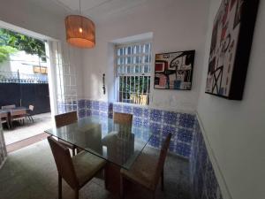 Linda Casa, super espaçosa e charmosa no coração de Botafogo