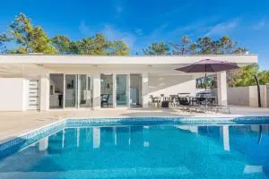 Family friendly apartments with a swimming pool Vir - Kozjak, Vir - 18589 - Pedinka