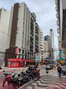 Ap 2 dormitórios avenida Brasil