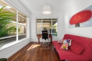 The Spacious & Elegant Vacation Haven - Glenside