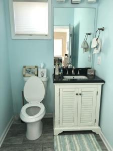 Single Family Ocean Block Wifi Beach Badges Washer And Dryer Private Yardspray Beach Ocean Block Contemporary 2Nd Off The Beach Close To