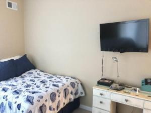 Single Family Ocean Block Wifi Beach Badges Washer And Dryer Private Yardspray Beach Ocean Block Contemporary 2Nd Off The Beach Close To