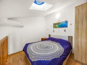 Apartment near Pula with Sea View Balcony