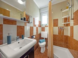 Apartment near Pula with Sea View Balcony