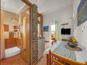 Apartment near Pula with Sea View Balcony