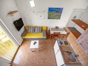 Apartment near Pula with Sea View Balcony