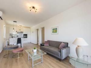 Apartment in Labin with Pool & Beach Nearby