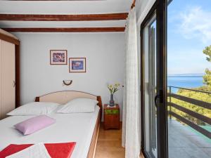 Apartment in Supetarska Draga near Sandy Beach