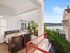 Sea View Apartment in Barbat